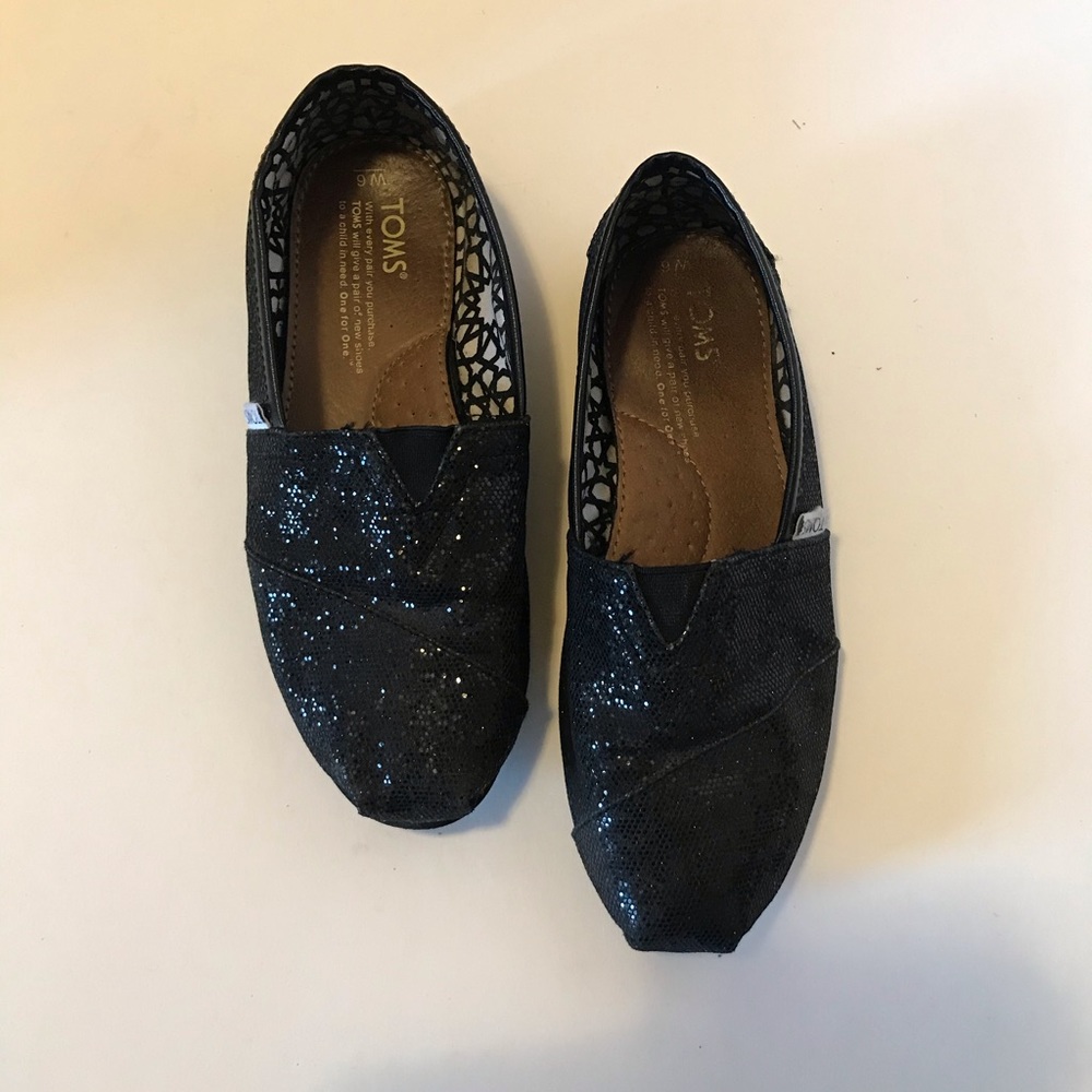 Toms - Picture 2 of 6